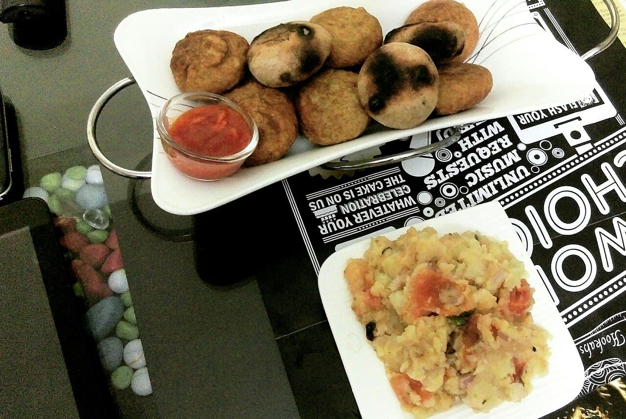 Litti Chokha the Manjhagarh way